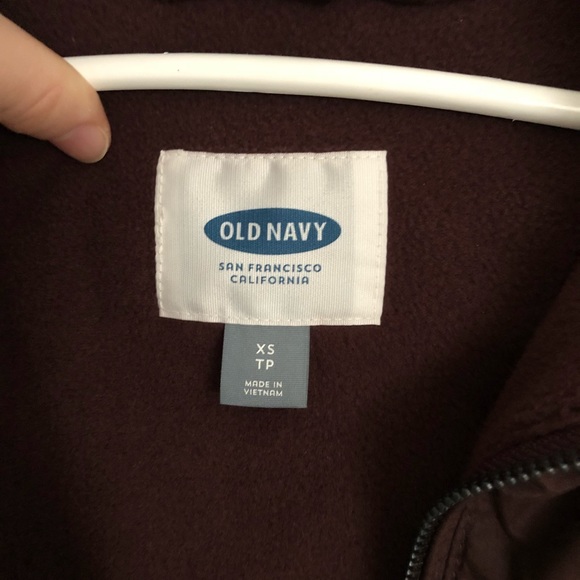 MAROON QUILTED BUBBLE VEST | OLD NAVY XS - Picture 2 of 5